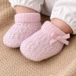 Patuco calado rosa bebé