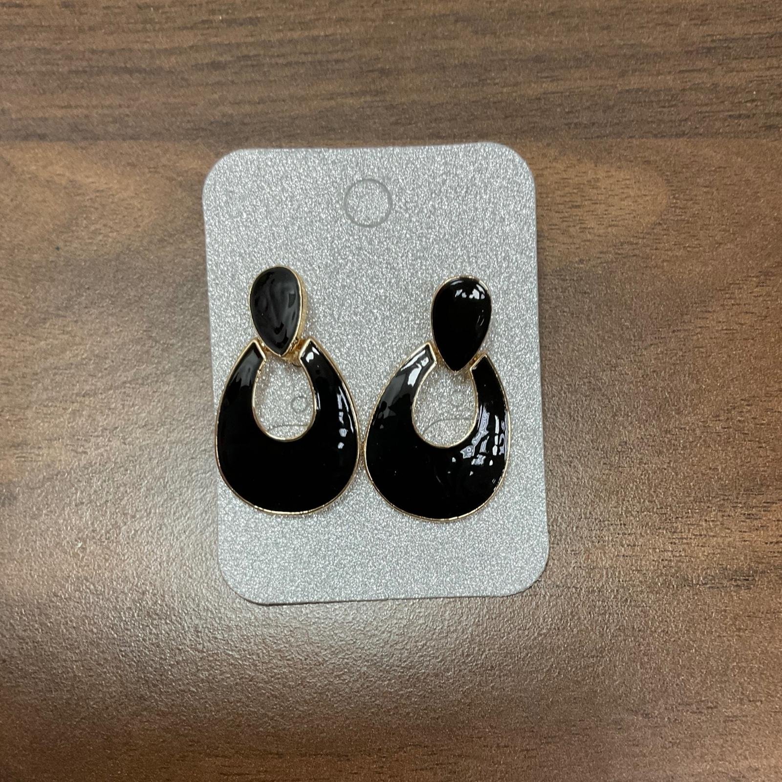 Copia de Fotos Web Ghana - 2026-02-05T234218.233 Pendientes Negros pequeños - Imagen 1